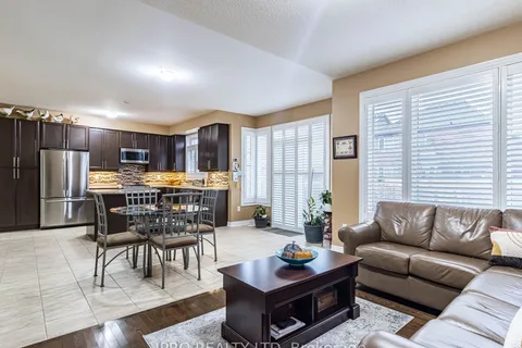 450 Summerlyn Tr, Bradford West Gwillimbury, ON L3Z 0E3