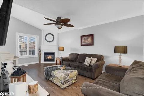 1112 Kell St, Innisfil, ON L9S 4W4