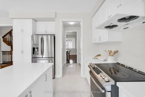 27 Pietrowski Dr, Georgina, ON L4P 1J5