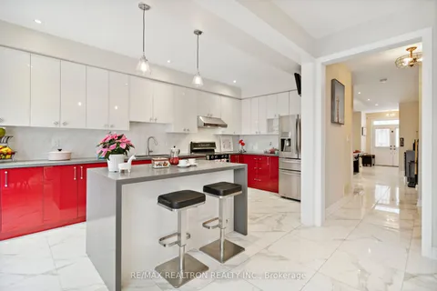 110 Lebovic Dr, Richmond Hill, ON L4E 5C1