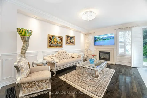 29 Township Ave, Richmond Hill, ON L4E 0J6