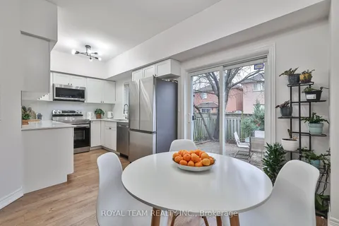 38 Maple Meadows Lane, Vaughan, ON L6A 2X5