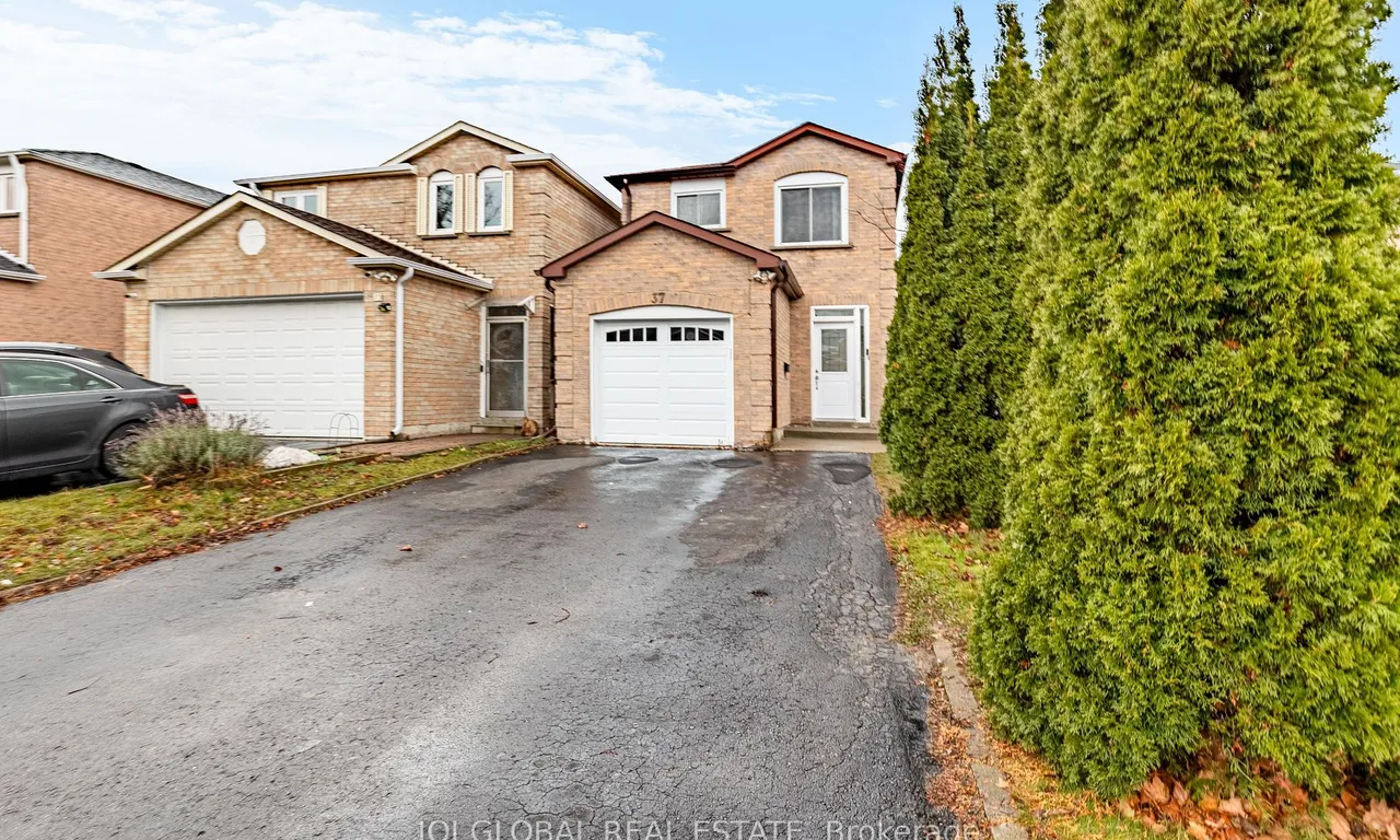 37 Digby Cres, Markham, ON L3R 7G8