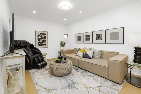37 Digby Cres, Markham, ON L3R 7G8