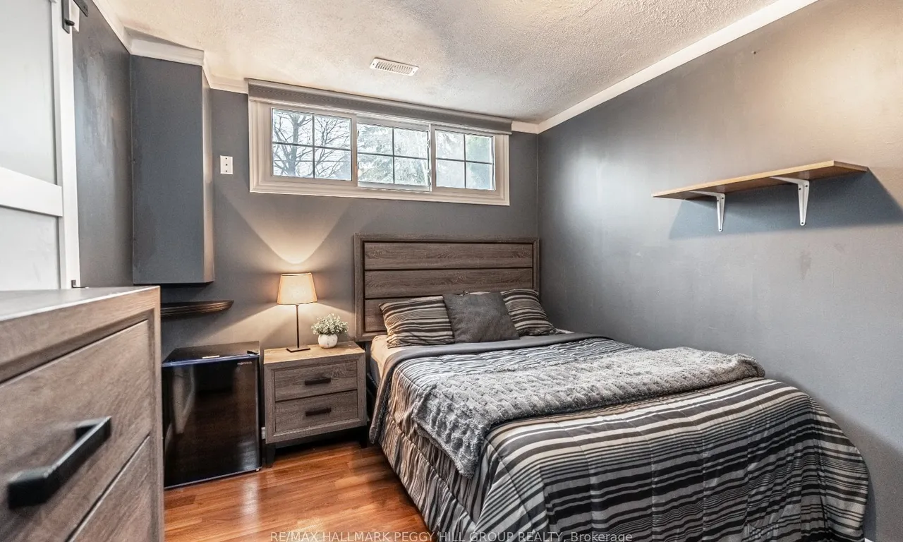 Detached kitchen at 851 9th Line Innisfil