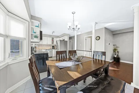 22 Widdifield Ave, Newmarket, ON L3X 1Z4