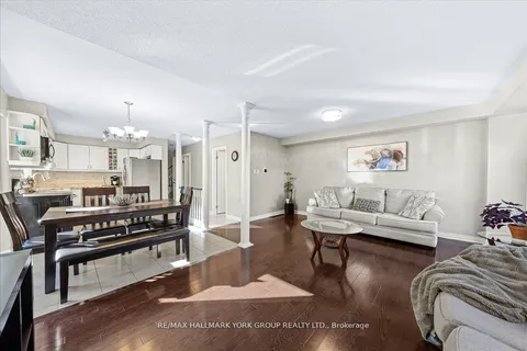 22 Widdifield Ave, Newmarket, ON L3X 1Z4