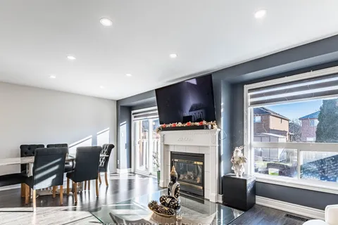 11 ALANNO Way, Vaughan, ON L4H 1P8