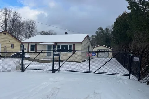 23 Lindell Rd, Georgina, ON L0E 1N0