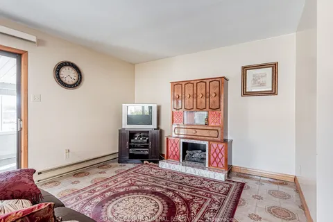 229 Holmes Point Rd, Georgina, ON L0E 1N0