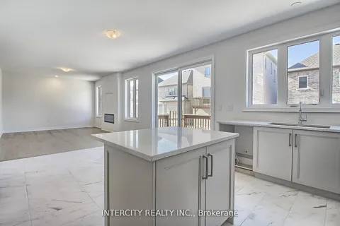 331 Seaview Hts, East Gwillimbury, ON L9N 0Z1