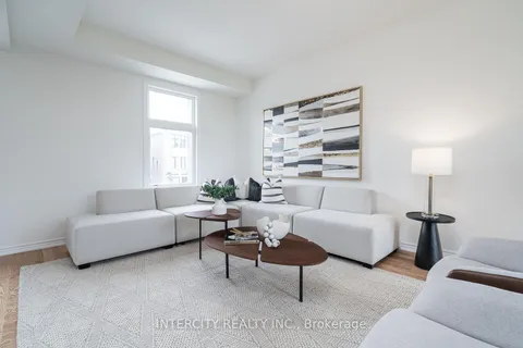 58 Puisaya Drive, Richmond Hill, ON L4E 1A2