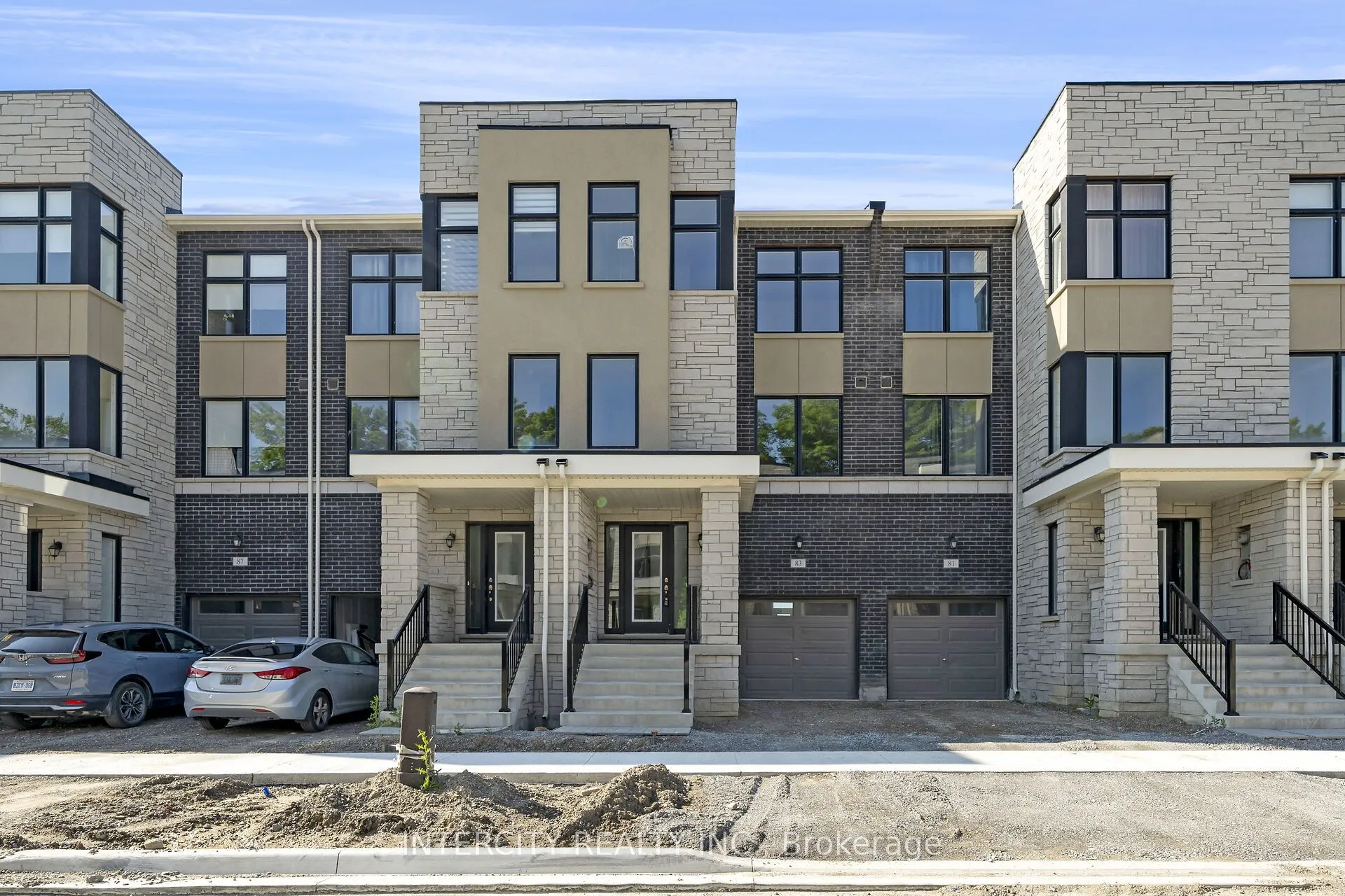 83 Puisaya Drive, Richmond Hill, ON L4E 1A2