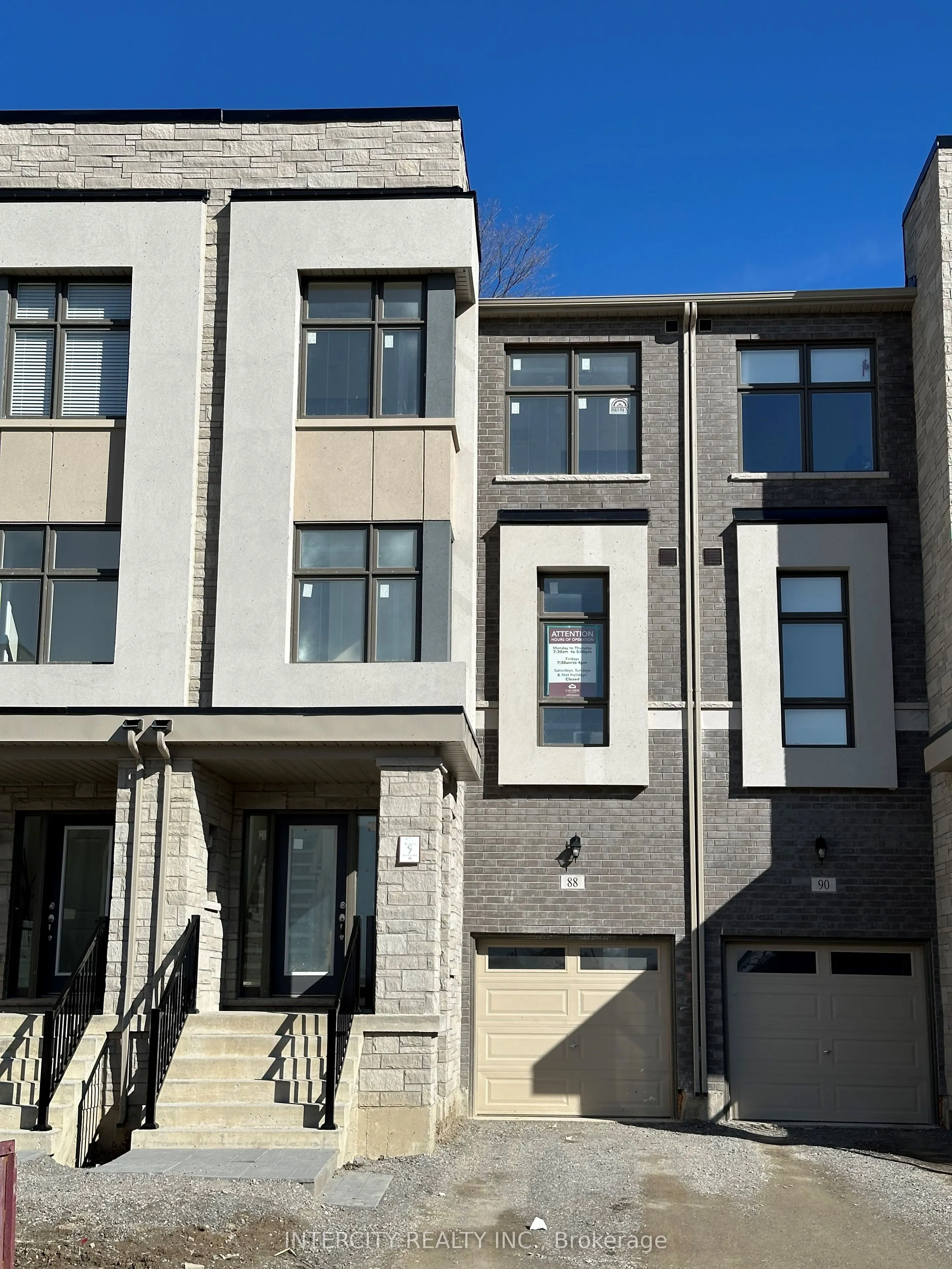 88 Puisaya Drive, Richmond Hill, ON L4E 1A2
