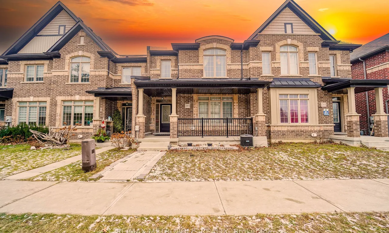 203 Beechborough Cres, East Gwillimbury, ON L9N 0L6