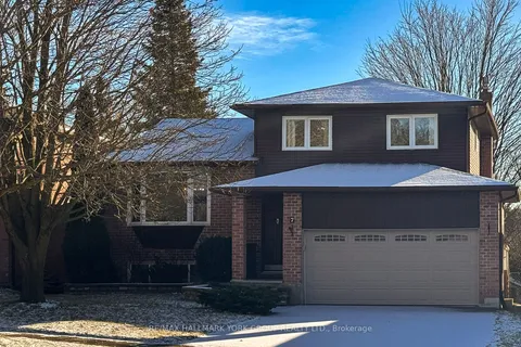 7 Beckett Ave, East Gwillimbury, ON L9N 1E6