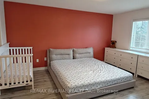 282 Coachwhip Tr, Newmarket, ON L3X 2Y4