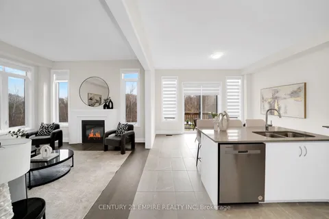 210 Ferragine Cres, Bradford West Gwillimbury, ON L3Z 4B4