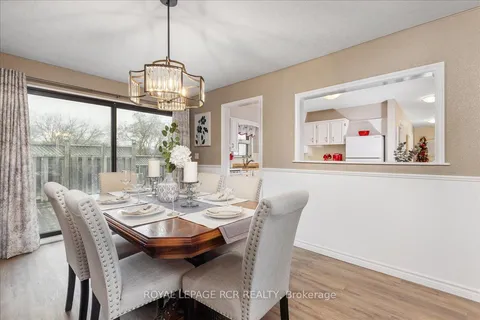 19621 Centre St, East Gwillimbury, ON L0G 1M0