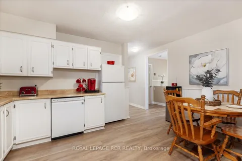 19621 Centre St, East Gwillimbury, ON L0G 1M0