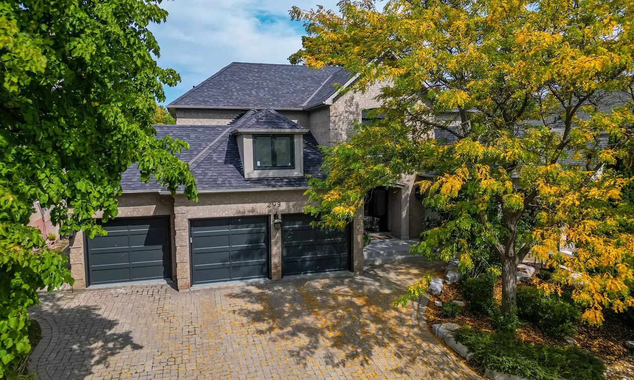 209 Roselawn Dr, Vaughan, ON L4H 1A2
