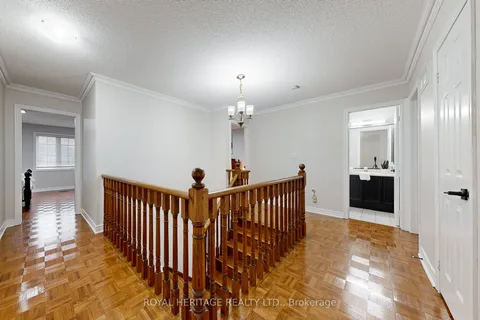 154 Queen Isabella Cres, Vaughan, ON L6A 3J7