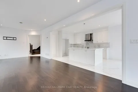 1147 Arnold St, Innisfil, ON L0L 1C0