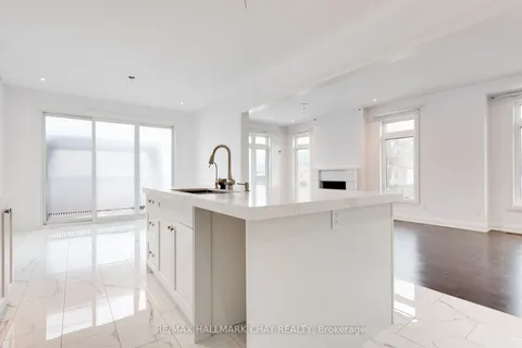 1147 Arnold St, Innisfil, ON L0L 1C0