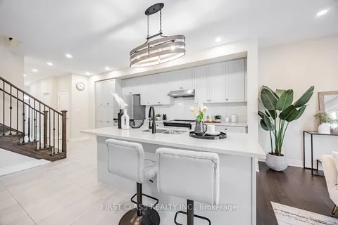 8 Reign Lane, Markham, ON L3S 0E8