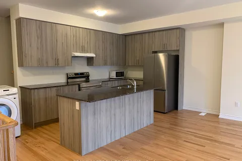 63 Blick Cres, Aurora, ON L4G 4A6