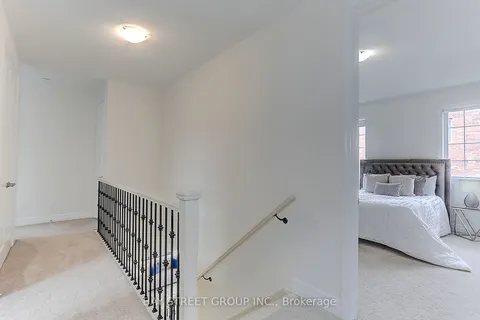1 Frank kelly Dr, East Gwillimbury, ON L9N 0V2