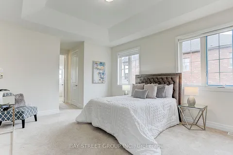 1 Frank kelly Dr, East Gwillimbury, ON L9N 0V2