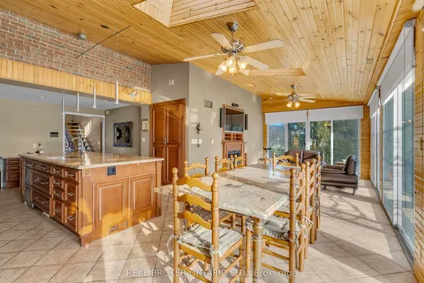 55 Hillside Avenue, Vaughan, ON L4K 1W9
