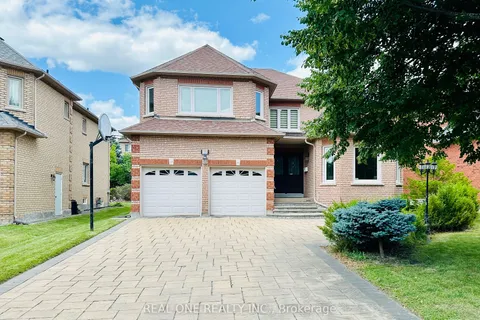 18 Henricks Cres, Richmond Hill, ON L4B 3W4