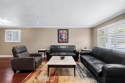 655 Haines Rd, Newmarket, ON L3Y 6V8