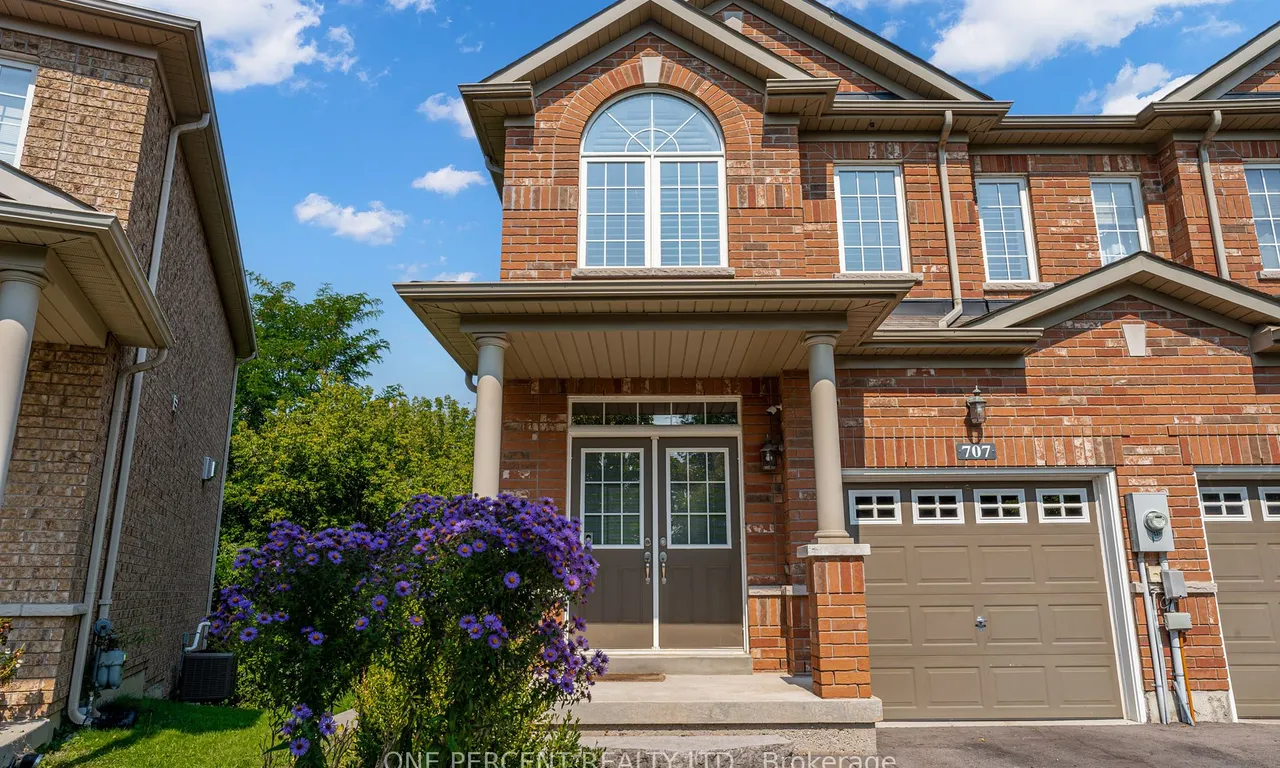 707 John Cole Crt, Newmarket, ON L3Y 5V7