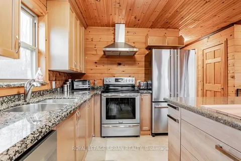 756 Rockaway Rd, Georgina, ON L0E 1S0