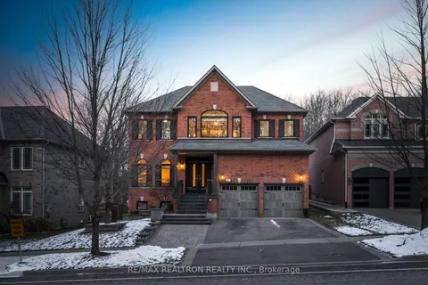 16 Sandbanks Dr, Richmond Hill, ON L4E 3J5