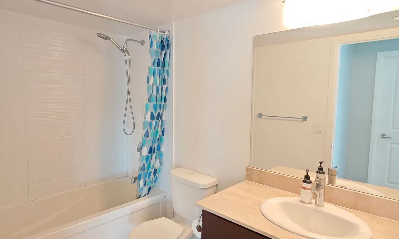 Condo Apt kitchen at 370 Highway 7 Richmond Hill