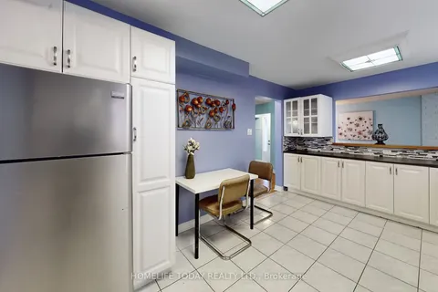 185 Campbell Ave, Vaughan, ON L4J 5A8