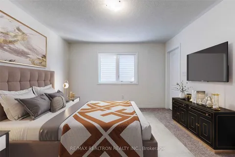 376 Danny Wheeler Boulevard, Georgina, ON L4P 1J5