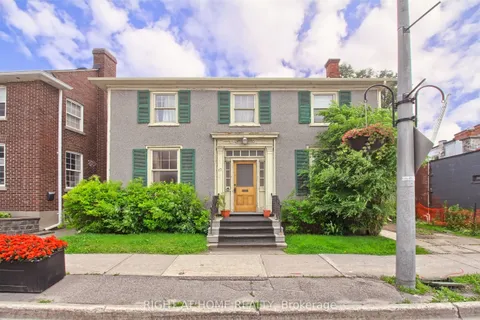 17 Wellington Street, Aurora, ON L4G 1H4