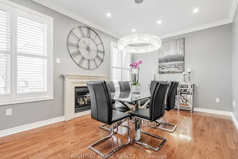 9 Glade Dr, Richmond Hill, ON L4E 0G9