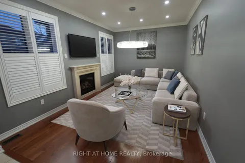 9 Glade Dr, Richmond Hill, ON L4E 0G9