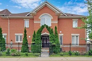 8 Townwood Dr, Richmond Hill, ON L4E 4Y3