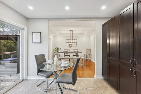100 Pine Post Rd, Georgina, ON L4P 3C8