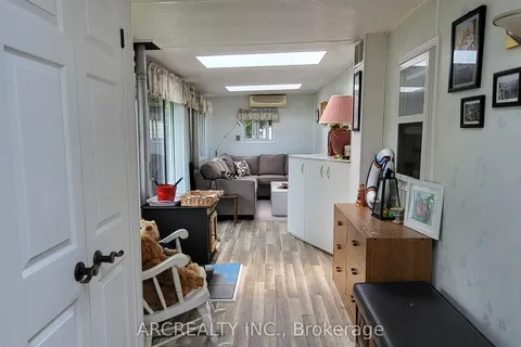 51 Horseshoe Circle, Georgina, ON L0E 1N0