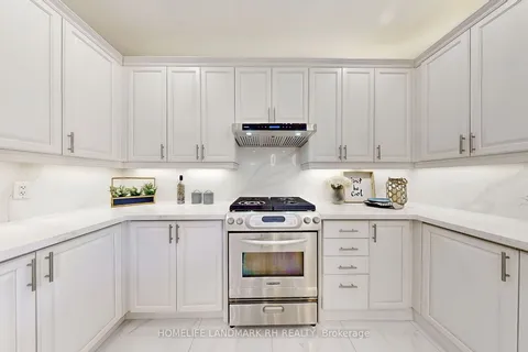 62 Langhorst Cres, Richmond Hill, ON L4E 0A8