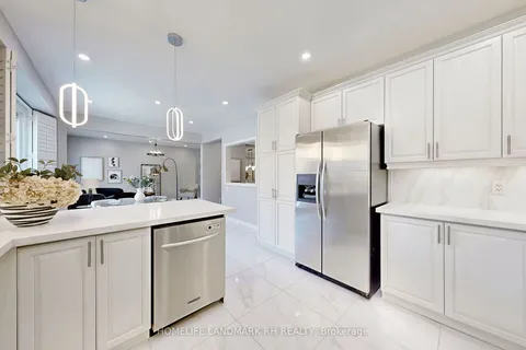 62 Langhorst Cres, Richmond Hill, ON L4E 0A8
