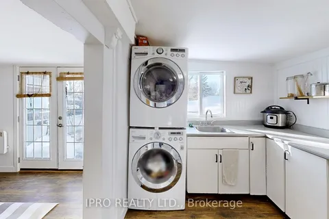 532 James St, Brock, ON L0K 1A0